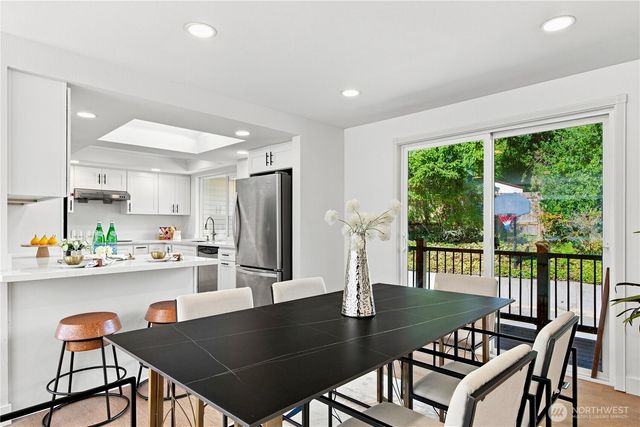 17219 NE 16th Place, Bellevue, WA 98008