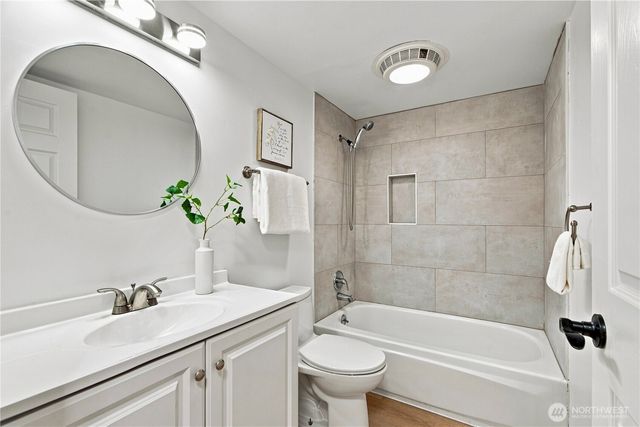 17219 NE 16th Place, Bellevue, WA 98008