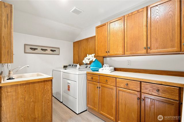 17219 NE 16th Place, Bellevue, WA 98008