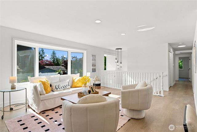 17219 NE 16th Place, Bellevue, WA 98008