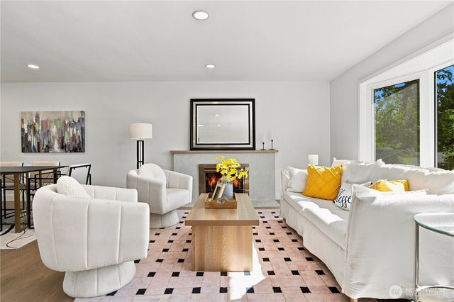 17219 NE 16th Place, Bellevue, WA 98008