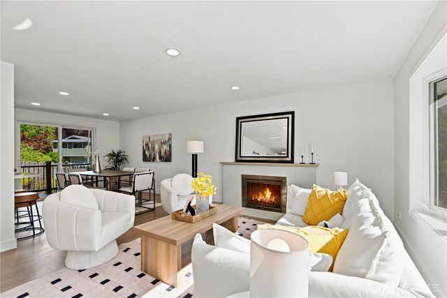 17219 NE 16th Place, Bellevue, WA 98008