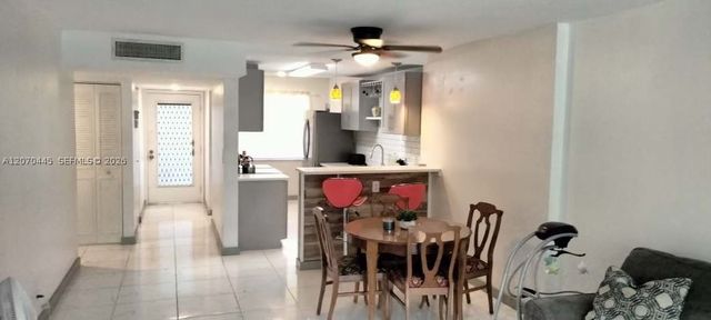 3001 NW 48th Ave 333, Lauderdale Lakes, FL 33313