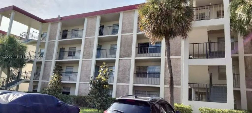 3001 NW 48th Ave 333, Lauderdale Lakes, FL 33313