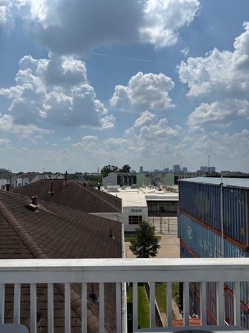 2522 Hutchins Street, Houston, TX 77004