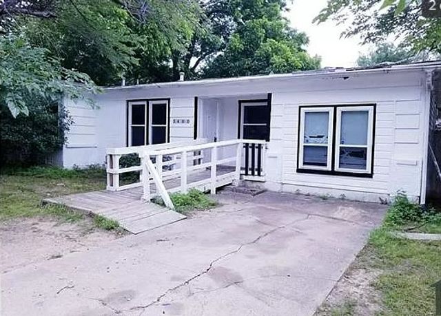 5400 Purington Avenue, Fort Worth, TX 76112