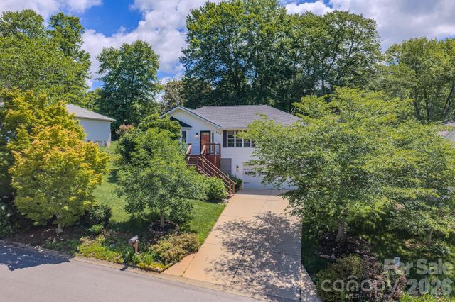 102 Forest Lake Drive, Asheville, NC 28803
