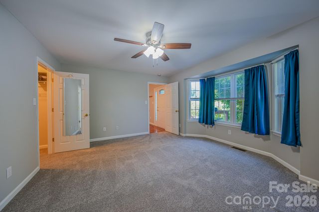 102 Forest Lake Drive, Asheville, NC 28803
