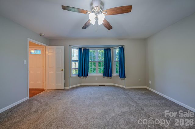 102 Forest Lake Drive, Asheville, NC 28803