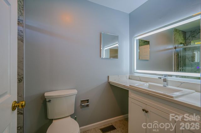 102 Forest Lake Drive, Asheville, NC 28803