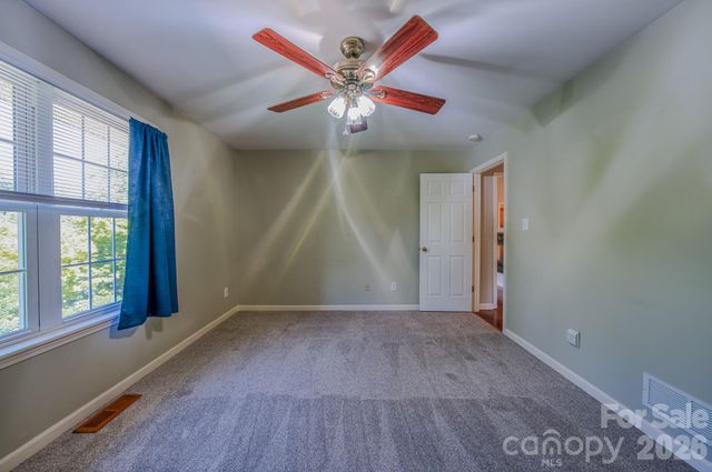 102 Forest Lake Drive, Asheville, NC 28803
