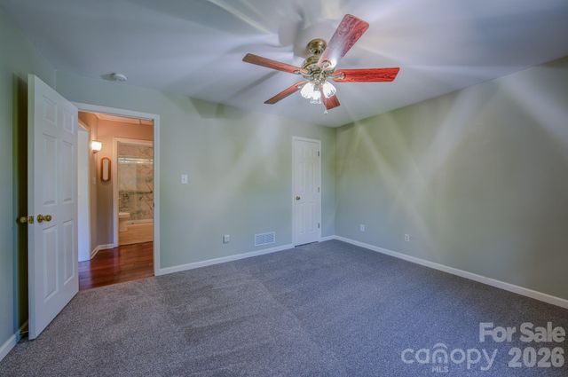 102 Forest Lake Drive, Asheville, NC 28803