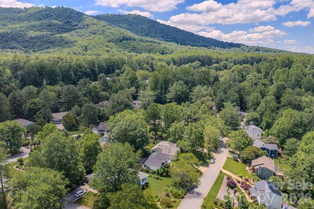 102 Forest Lake Drive, Asheville, NC 28803