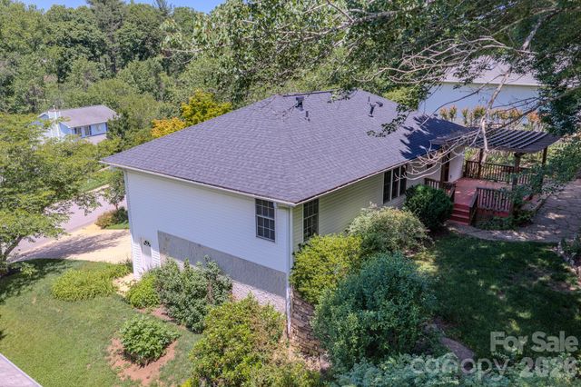 102 Forest Lake Drive, Asheville, NC 28803