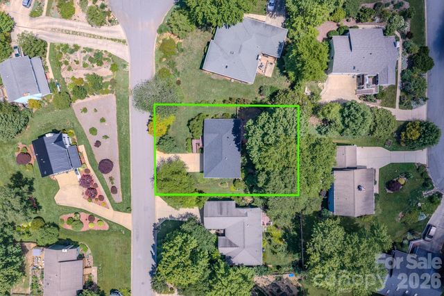 102 Forest Lake Drive, Asheville, NC 28803