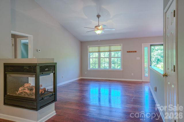 102 Forest Lake Drive, Asheville, NC 28803