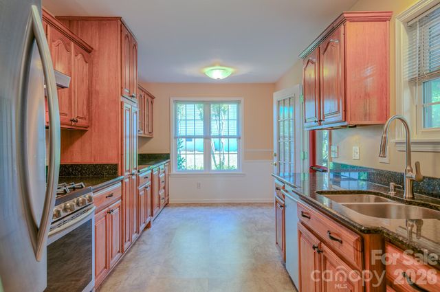 102 Forest Lake Drive, Asheville, NC 28803