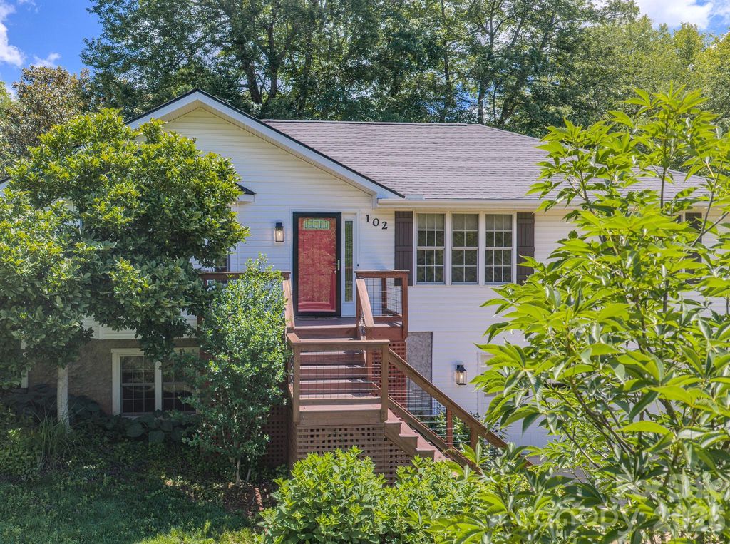 102 Forest Lake Drive, Asheville, NC 28803