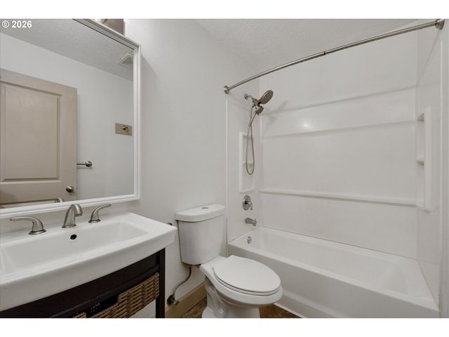 9334 N LOMBARD St 9, Portland, OR 97203