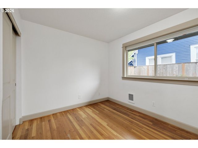 9334 N LOMBARD St 9, Portland, OR 97203