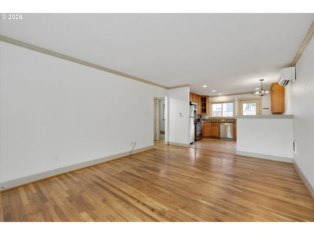 9334 N LOMBARD St 9, Portland, OR 97203