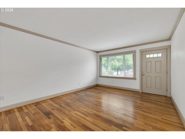 9334 N LOMBARD St 9, Portland, OR 97203