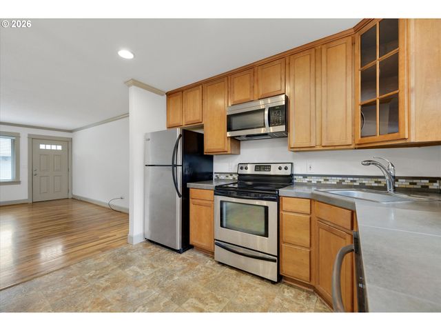 9334 N LOMBARD St 9, Portland, OR 97203