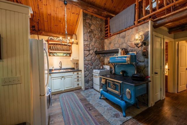 N12203 BEAR CAVE ROAD, Athelstane, WI 54104