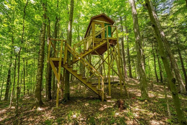 N12203 BEAR CAVE ROAD, Athelstane, WI 54104