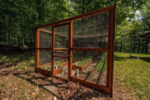 N12203 BEAR CAVE ROAD, Athelstane, WI 54104