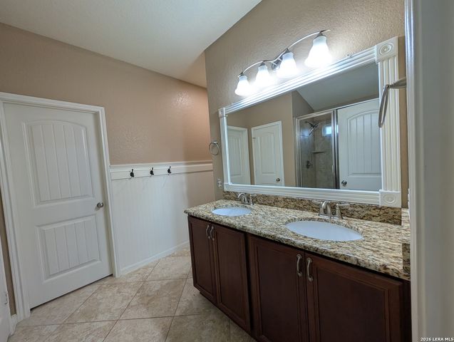 1337 LAUREN ST, New Braunfels, TX 78130