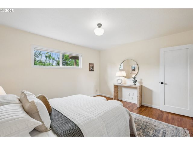 5216 N FESSENDEN St, Portland, OR 97203