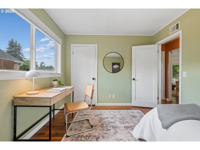 5216 N FESSENDEN St, Portland, OR 97203