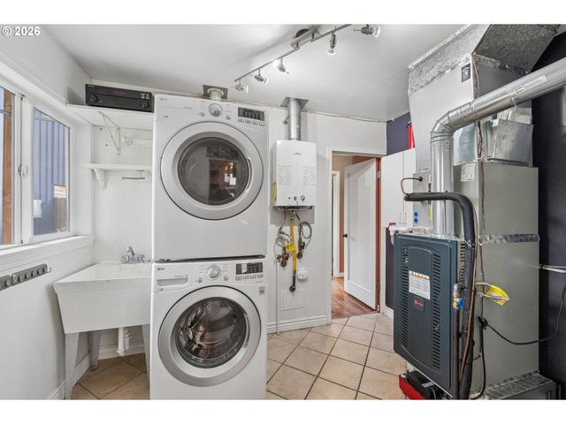 5216 N FESSENDEN St, Portland, OR 97203