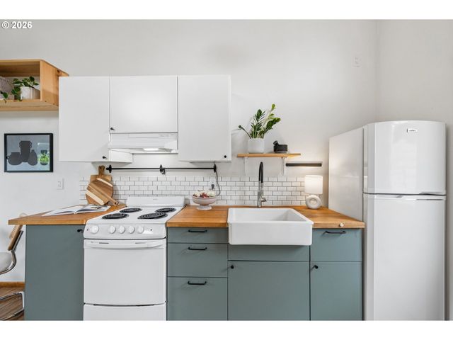 5216 N FESSENDEN St, Portland, OR 97203