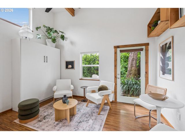 5216 N FESSENDEN St, Portland, OR 97203
