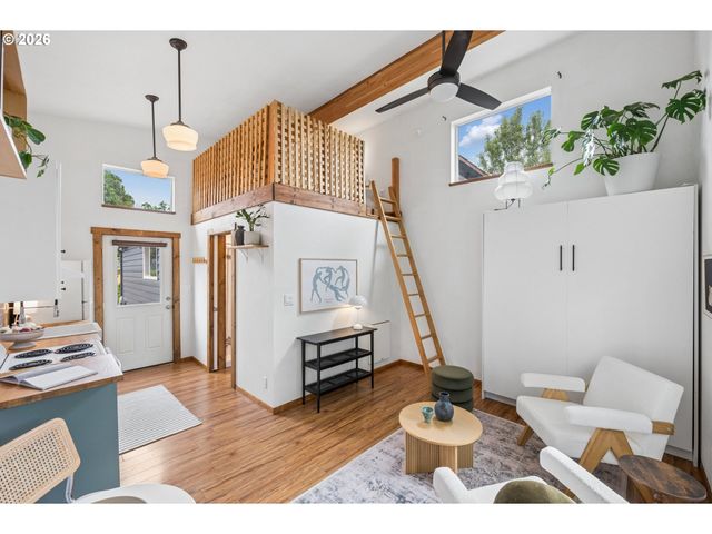 5216 N FESSENDEN St, Portland, OR 97203