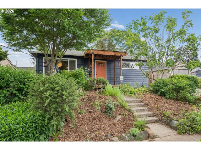 5216 N FESSENDEN St, Portland, OR 97203