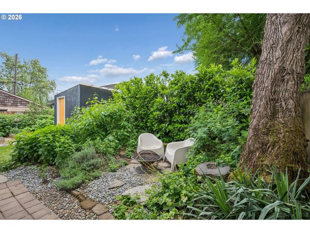 5216 N FESSENDEN St, Portland, OR 97203