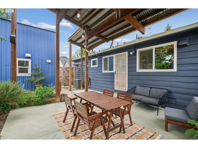 5216 N FESSENDEN St, Portland, OR 97203