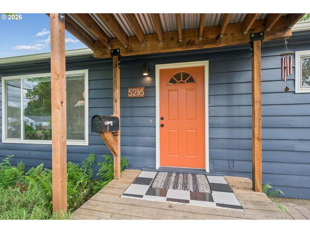 5216 N FESSENDEN St, Portland, OR 97203