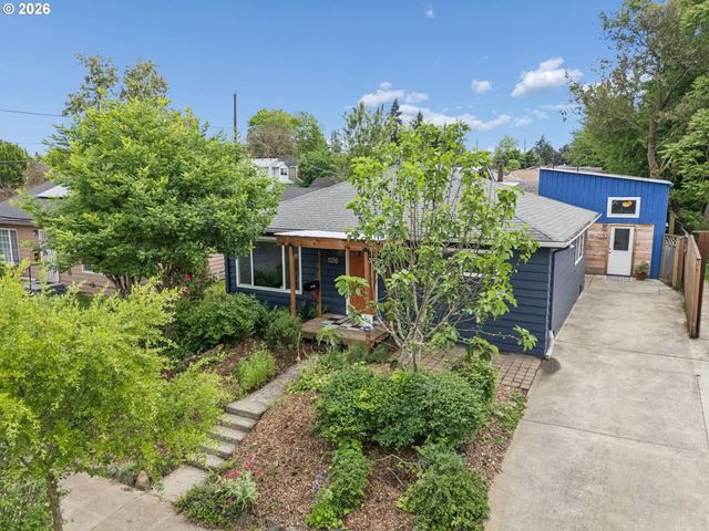 5216 N FESSENDEN St, Portland, OR 97203