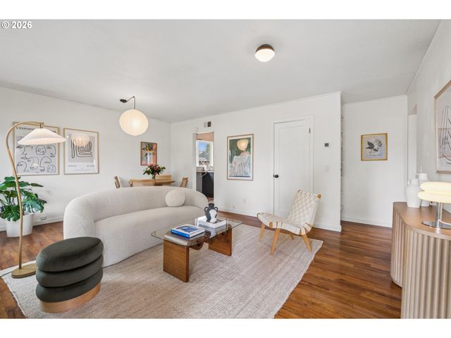 5216 N FESSENDEN St, Portland, OR 97203
