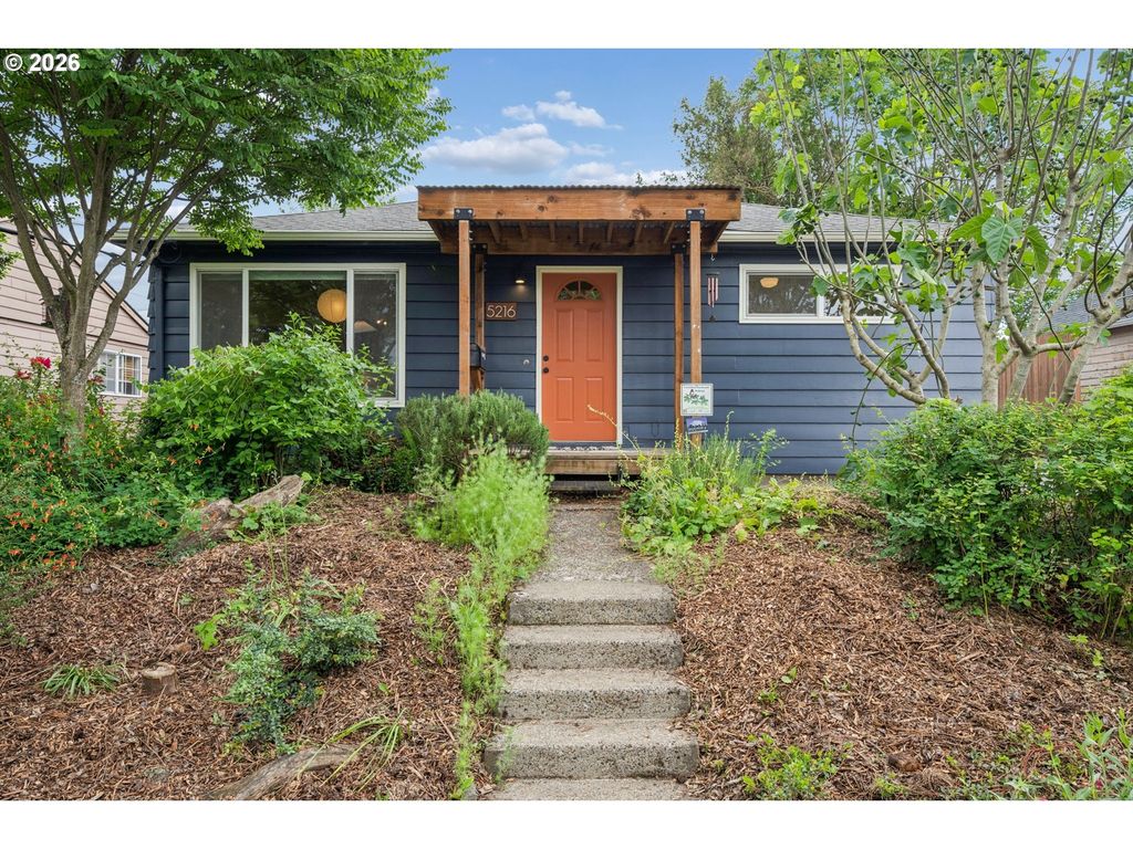 5216 N FESSENDEN St, Portland, OR 97203