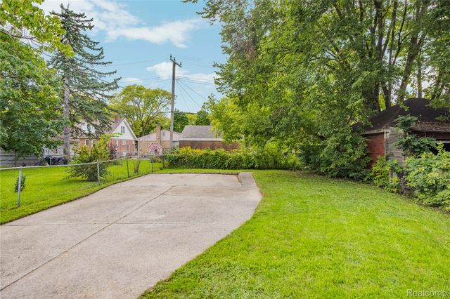 11351 Mettetal Street, Detroit, MI 48227