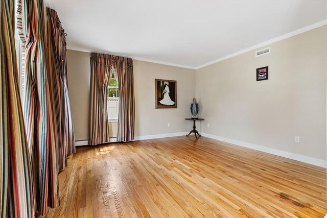 4 Mcdonald Farm Rd, Wakefield, MA 01880