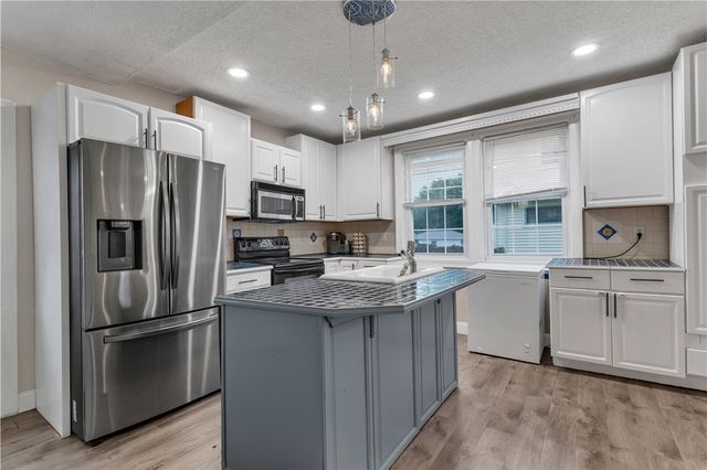 86 Westwood Avenue, Cranston, RI 02905