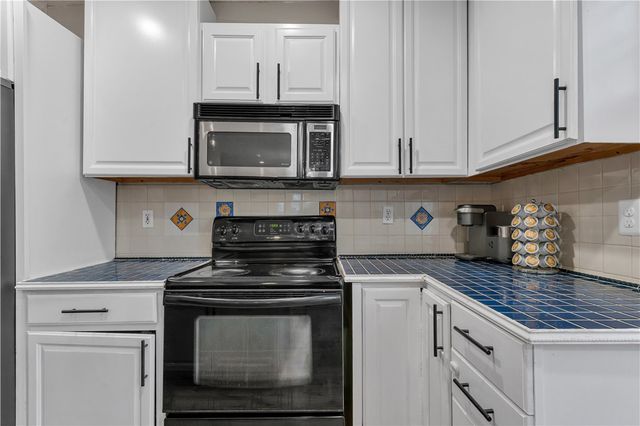 86 Westwood Avenue, Cranston, RI 02905