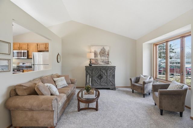 9227 79th Street S, Cottage Grove, MN 55016