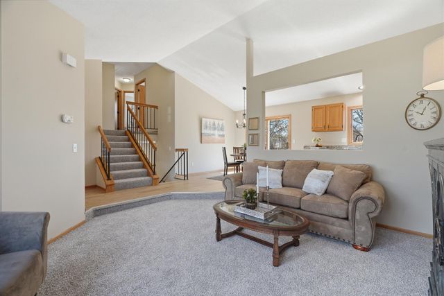 9227 79th Street S, Cottage Grove, MN 55016